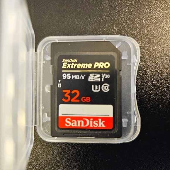 *NEW* SanDisk Extreme Pro 32GB SDHC UHS-I Card - Picture 1 of 3
